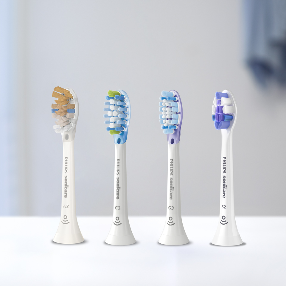 Sonicare-borsthuvuden ordnade p&aring; ett bord