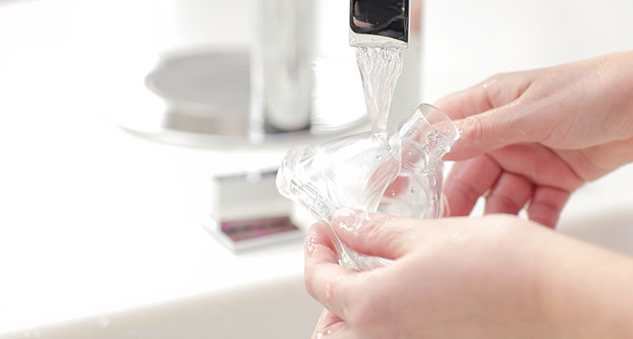 s&aring; reng&ouml;r du beh&aring;llare och mask