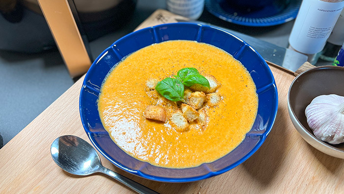 Rostad tomatsoppa med krispiga krutonger