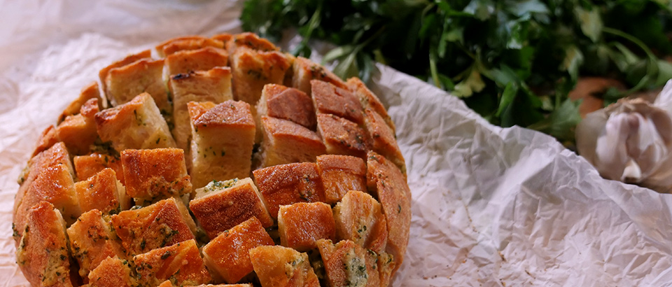 Amir Kheirmand g&ouml;r ett smarrigt vitl&ouml;ksbr&ouml;d