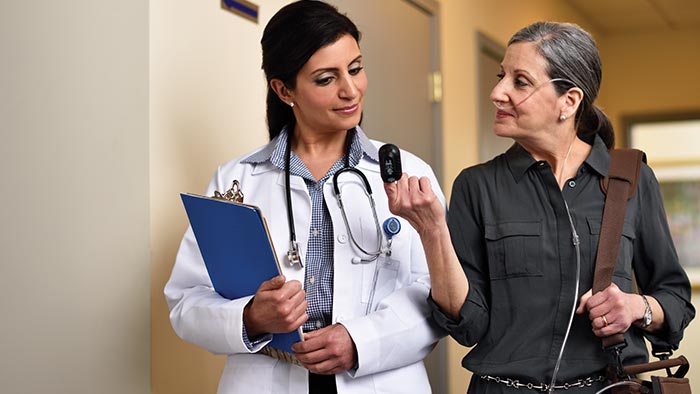 Prata med en l&auml;kare