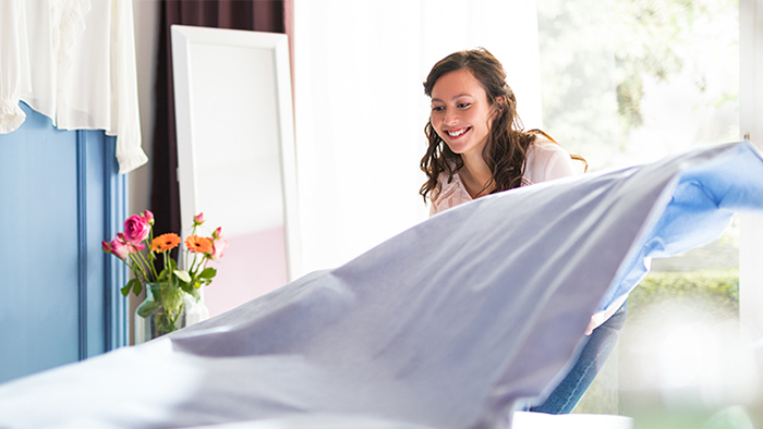 Att vika s&auml;ngkl&auml;der