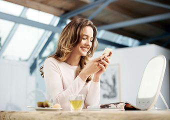 Ljusterapi mot &aring;rstidsbundna hum&ouml;rsv&auml;ngningar