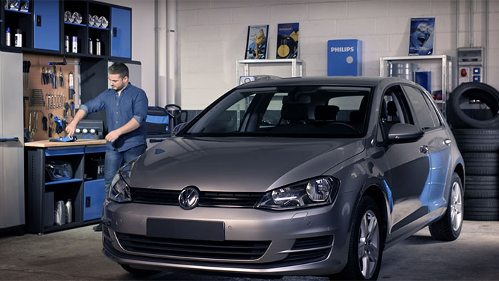 S&aring; h&auml;r byter du str&aring;lkastarlampa p&aring; din Volkswagen Golf VII